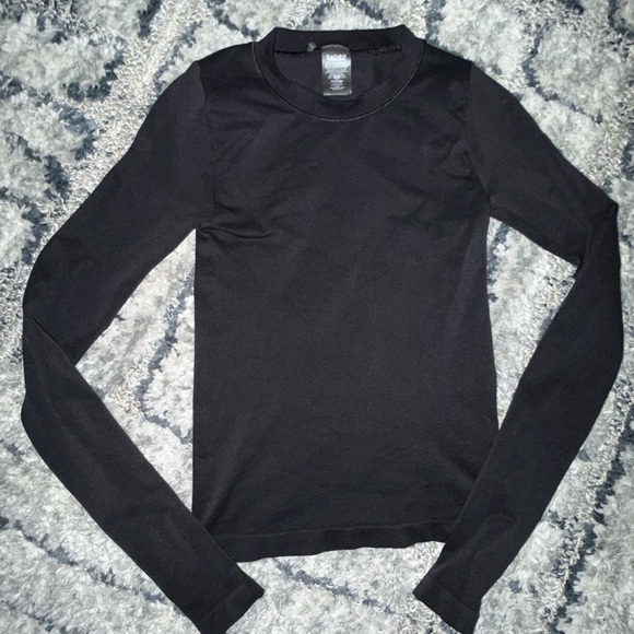 Aritzia Sinch Seamless Long Sleeve - Picture 1 of 3